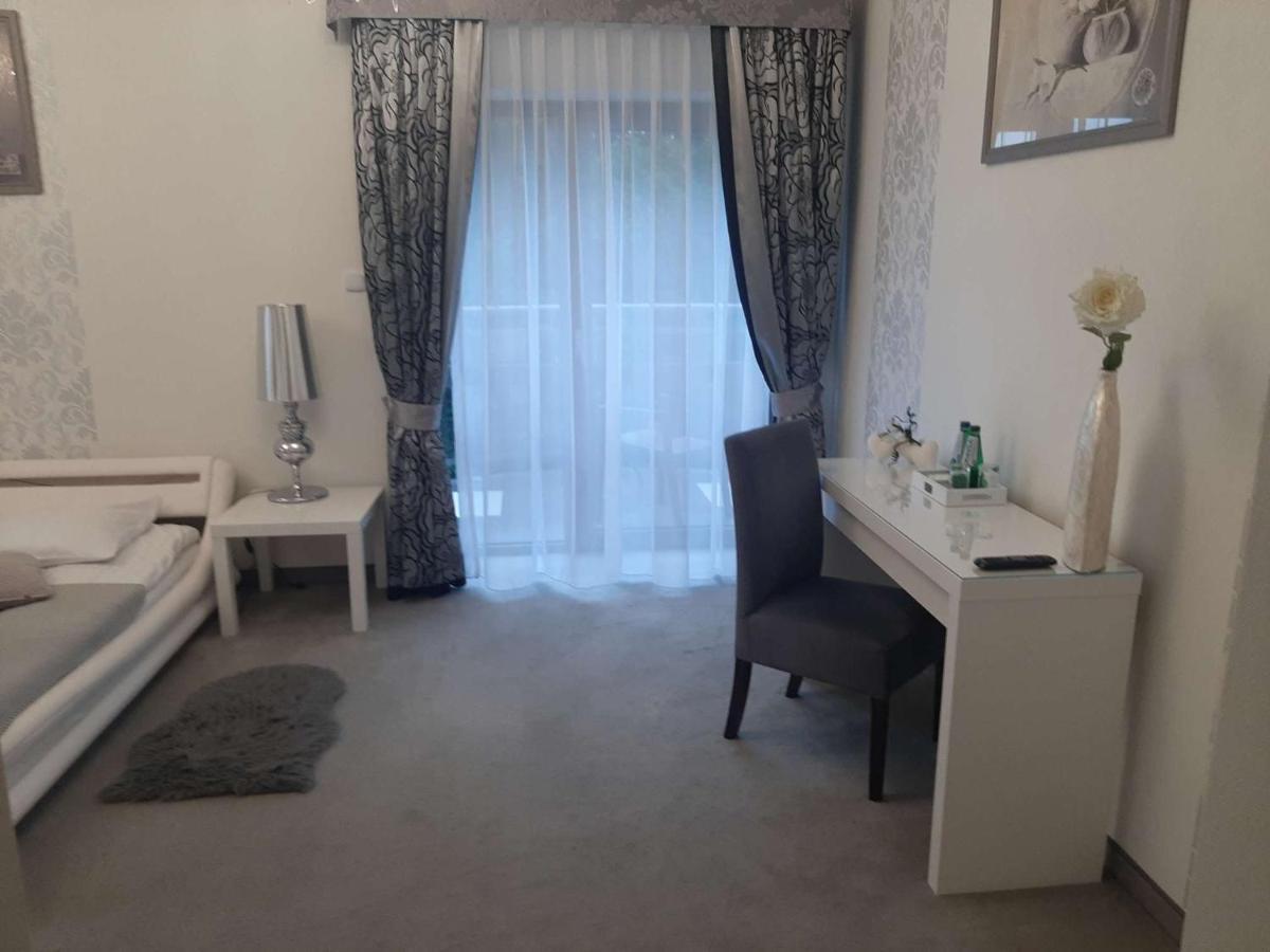 Pokoje Goscinne Teczowa Luban Exterior foto